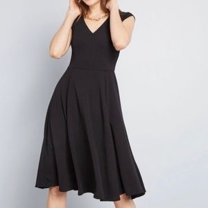 ModCloth Date Night Black Midi Dress